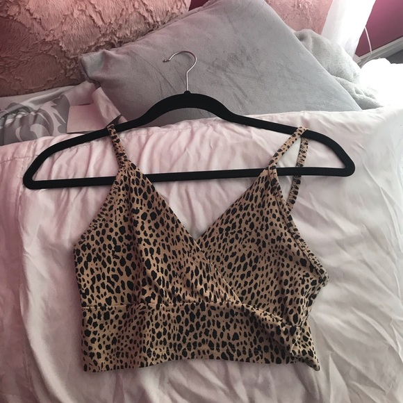 Brandy Melville Tops - tank top